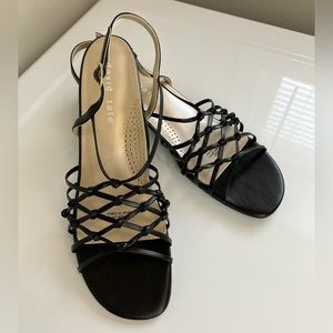 WOMEN’S Casual Y Knot Black Back Strap Leather Sandals Size 10.5SS Preloved